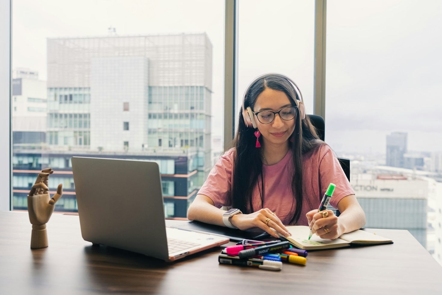 How to Write Actionable Market Commentary That Converts